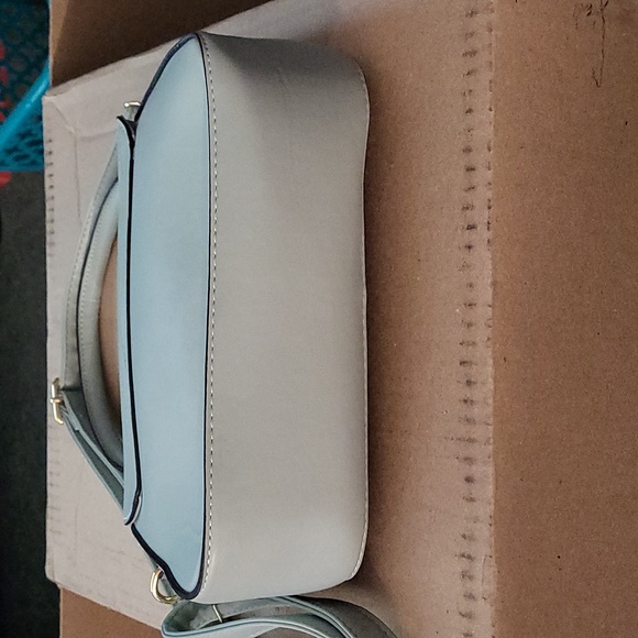 Mint crossbody purse - Picture 3 of 5